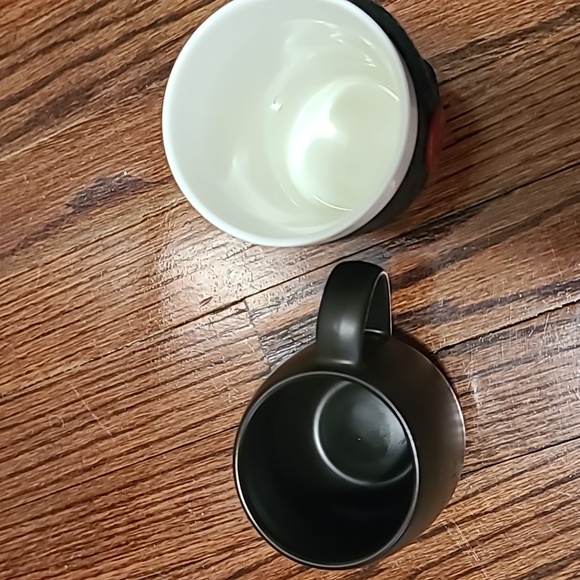 Starbucks mugs qty:2 - Picture 2 of 5